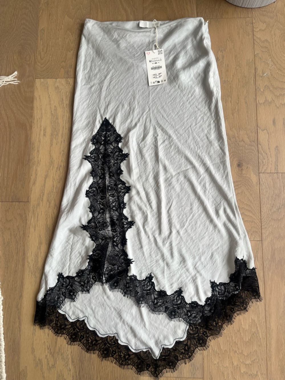 Zara light grey skirt with lace detail